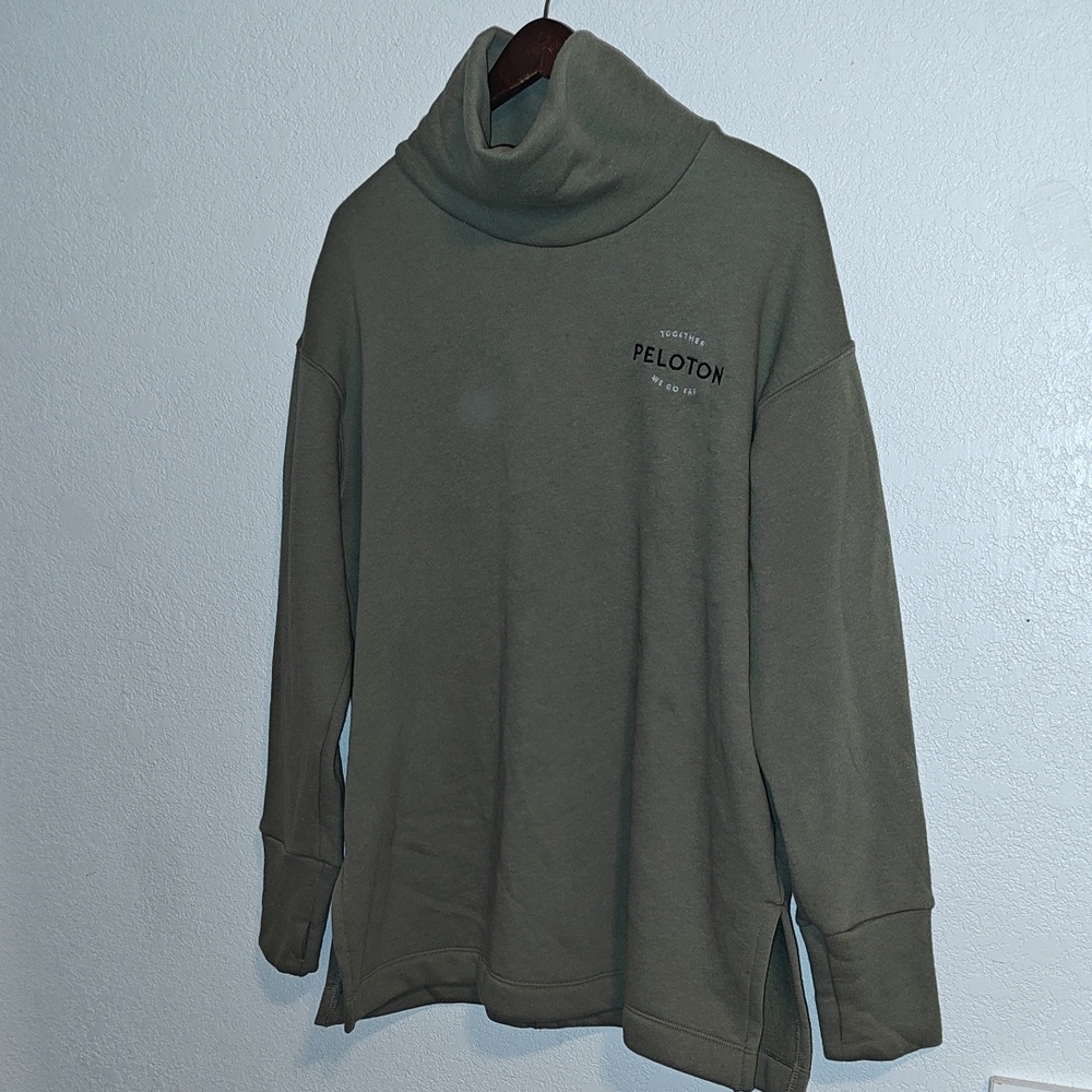 Peloton Green Sweatshirt sz XL